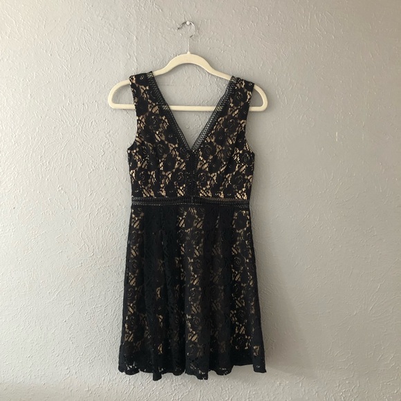 Cute Party Dress - Mi Ami Francesca’s Black and Nude Lace Mini - Small - Picture 2 of 7